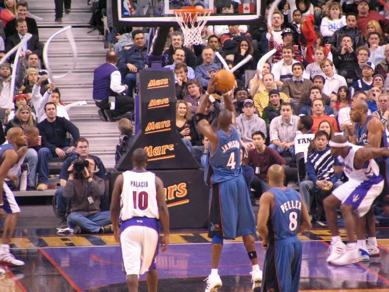 Raptors - 02.04.2005 189.jpg